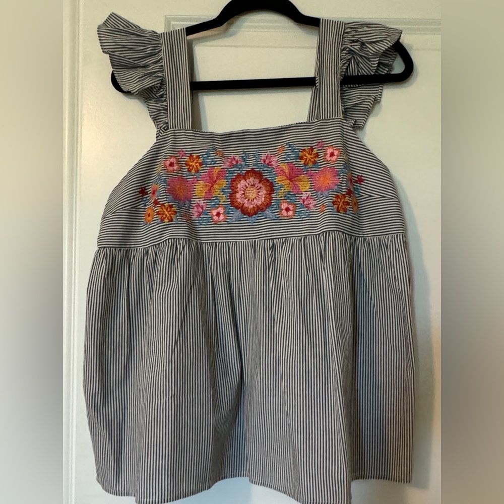 Women’s embroidered top - LG